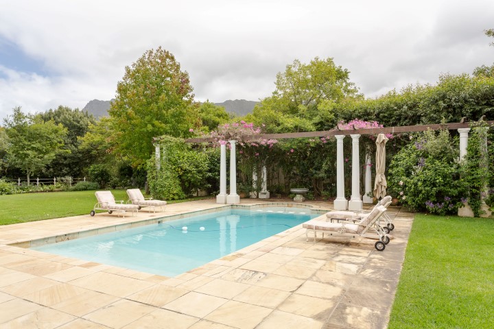 To Let 6 Bedroom Property for Rent in Constantia Western Cape